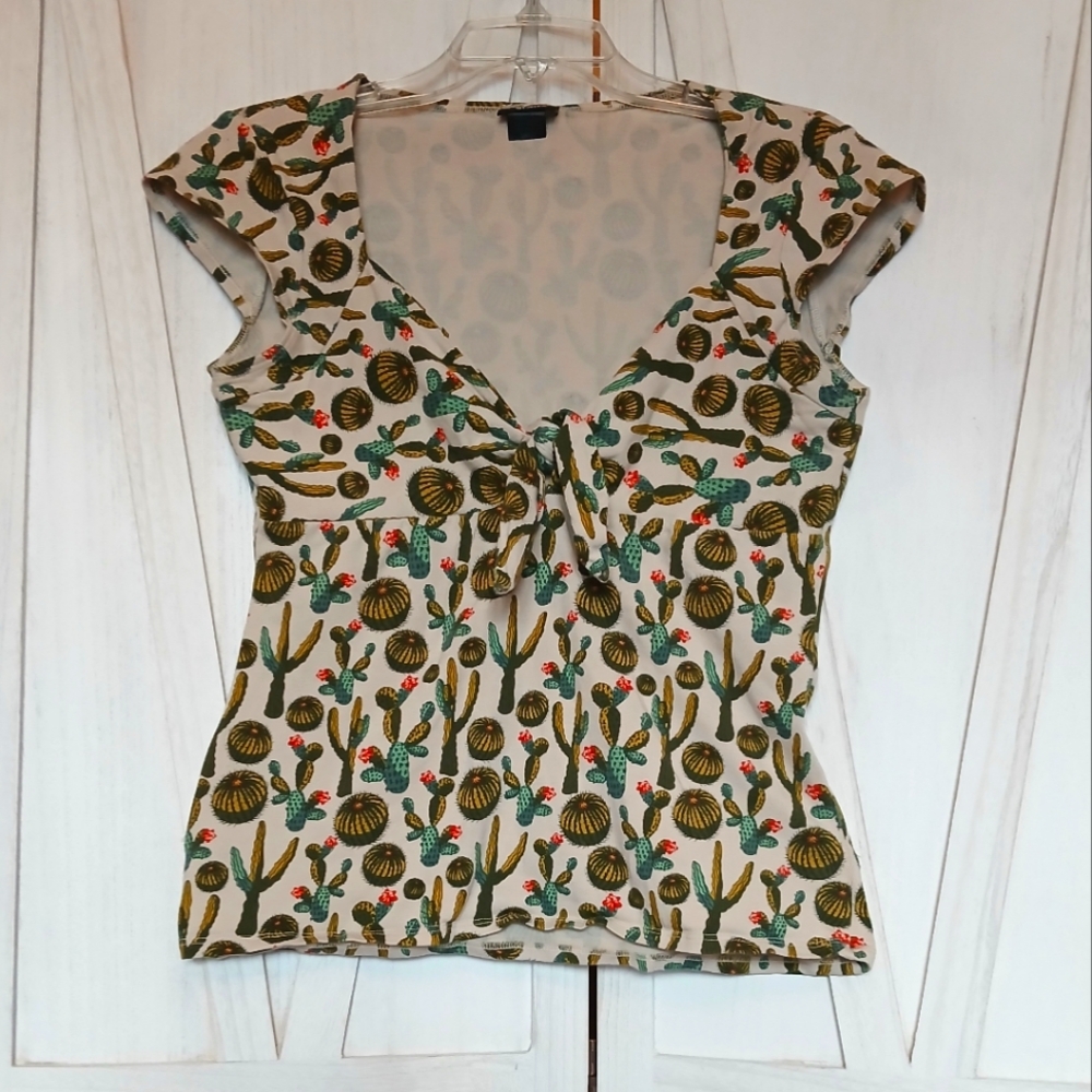 Switchblade Stiletto Dame Tie Front Cactus Print Top - L
